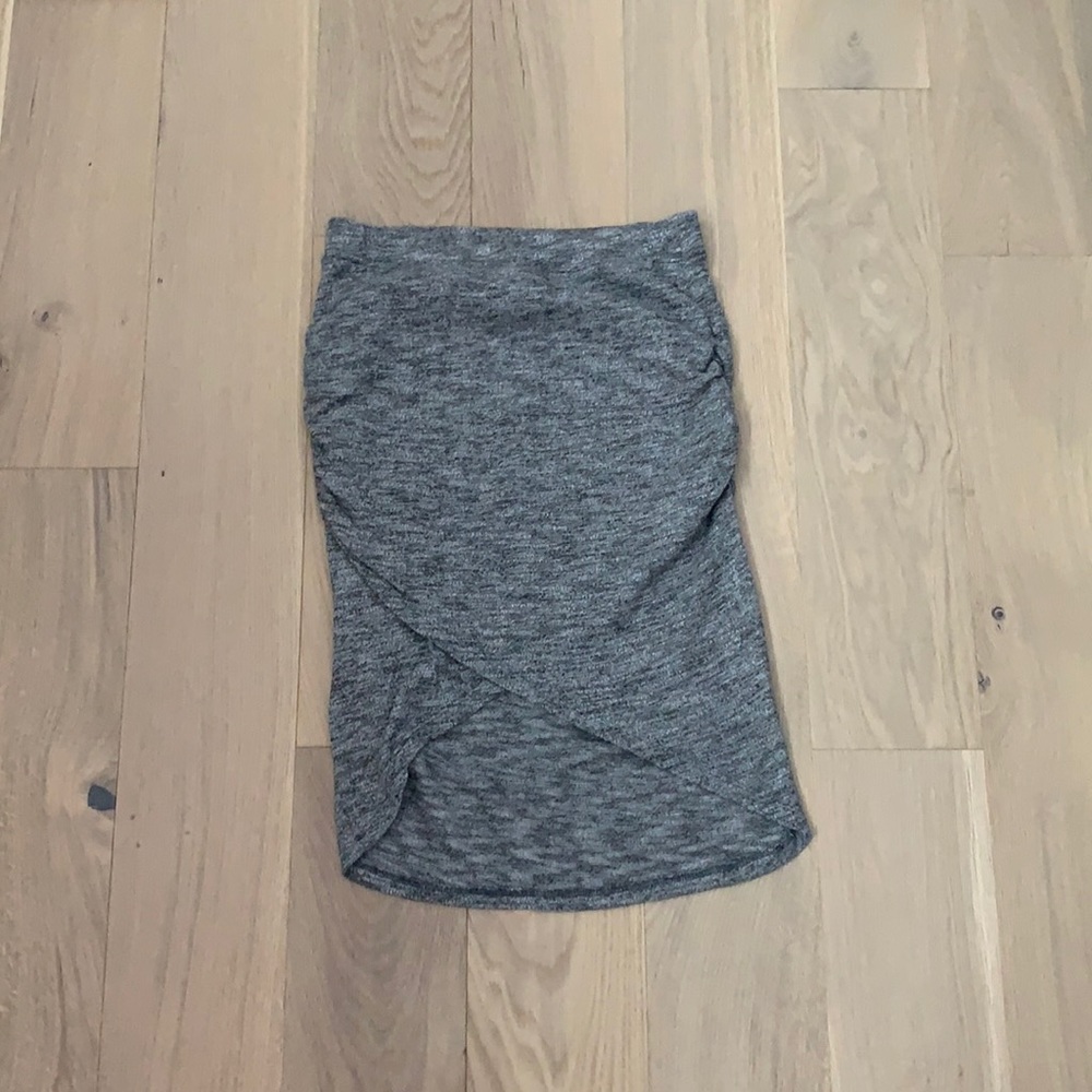 Highly/Low Skirt